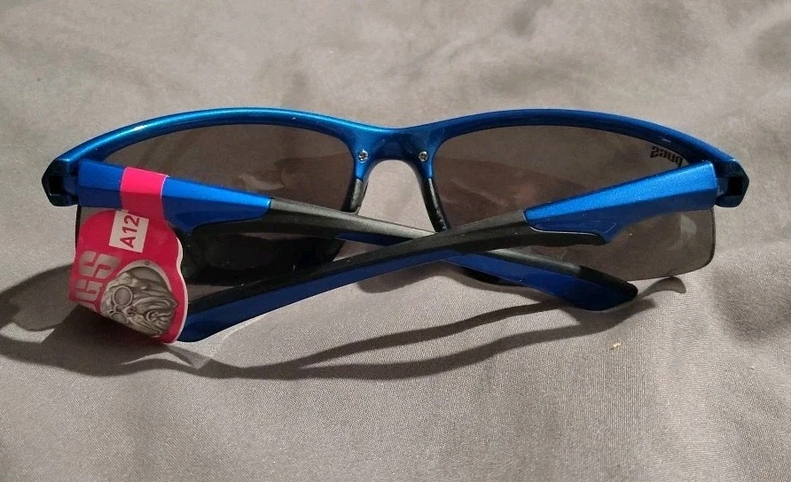 Pugs Unisex Sunglasses Model A12  Metallic Blue Decentered Lens UV400 NEW W Tags - Image 4 of 4