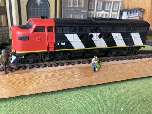 Bachmann EMD FT-A Unit Canadian National Diesellok, gelaufen Nr. 9166 Spur HO | Zustand: Used