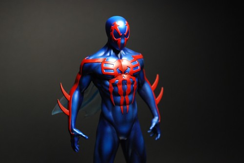 πΈ CUSTOM INSPIRED BY SPIDER-MAN 2099 RESIN STATUE BOWEN SCALE π‘ - Picture 9 of 19
