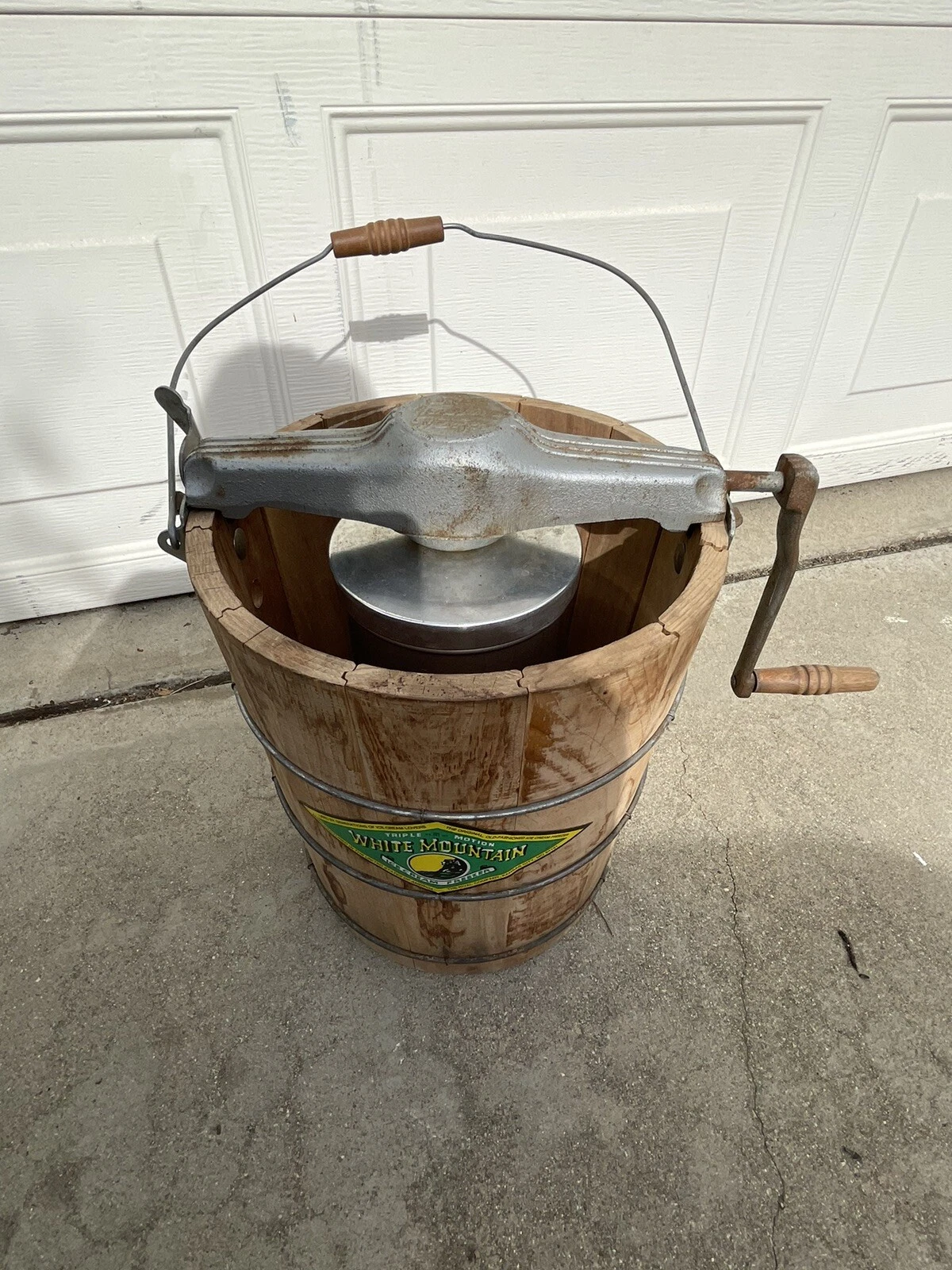 VTG White Mountain 6 Qt Wood Hand Crank Ice Cream Freezer Maker