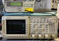Tektronix TDS784A Oscilloscope 1GHz 4GS/s 05 13 1F 1M 2F