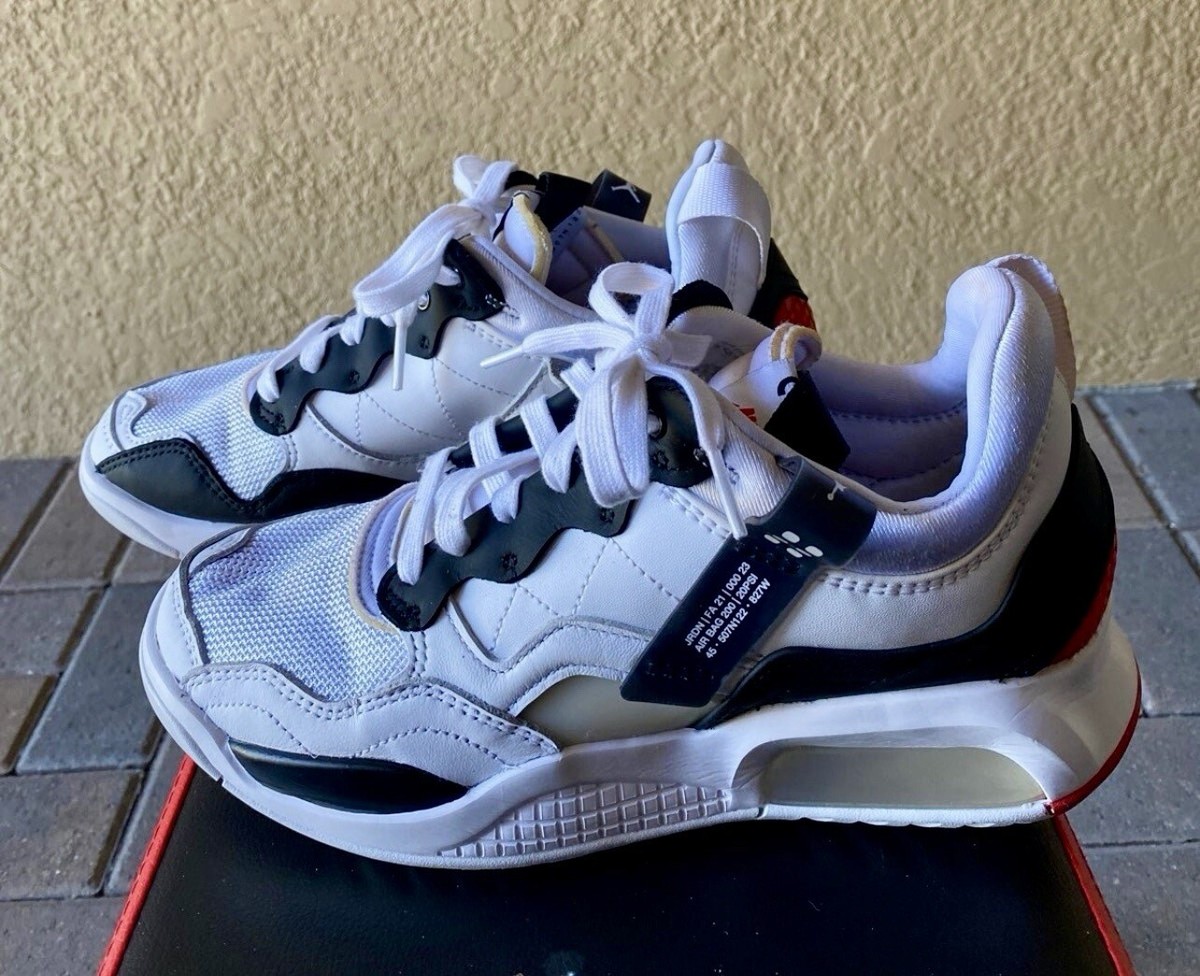 公式正規品!★JORDAN MA2 ★ Jordan MA2 Light Smoke Grey University Red | eBay