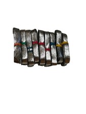 Cravate femme argentée polyvalente autour de la ceinture sans boucle ni trous 