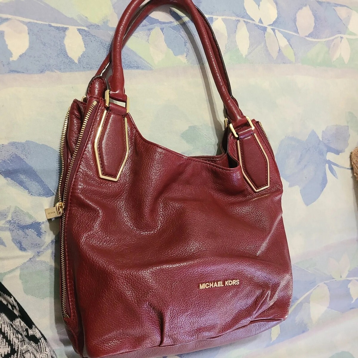 Michael Kors Chic Burgundy Women\'s Bag with gold accents Jet set leather crossbody bag Michael Kors Burgundy in  main image 2