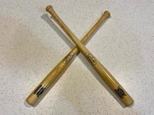 Louisville Slugger Mini Bat 18" Louisville Slugger Museum & Factory Souvenir (2)