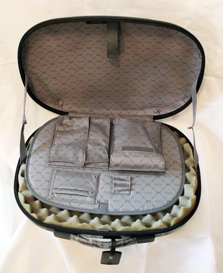 Titan X2 Flash 918702 18" Laptop Case Bagagem Preta NOVA Varejo $445 - Imagem 2 de 4