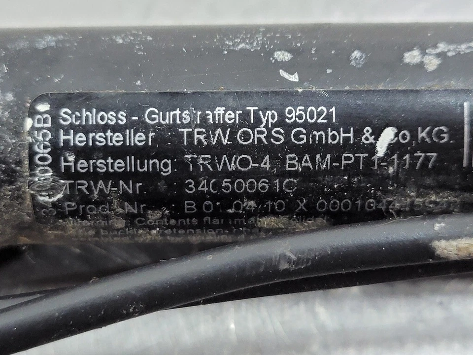 06-13 BMW E90 E92 3 SERIES 328i 335i FRONT RIGHT PASSENGER SEAT BELT BUCKLE OEM - Image 4 of 4