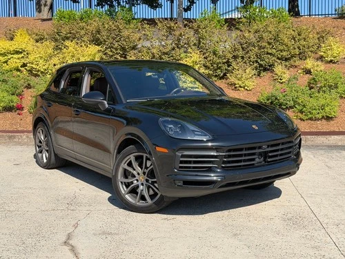 2023 Porsche Cayenne Image 1 of 2