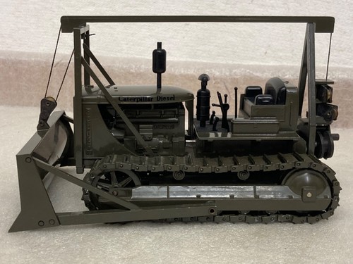 Tractor tractor tractor escala 1/25 NZG 386 Caterpillar D7 50 aniversario Segunda Guerra Mundial - Imagen 3 de 16