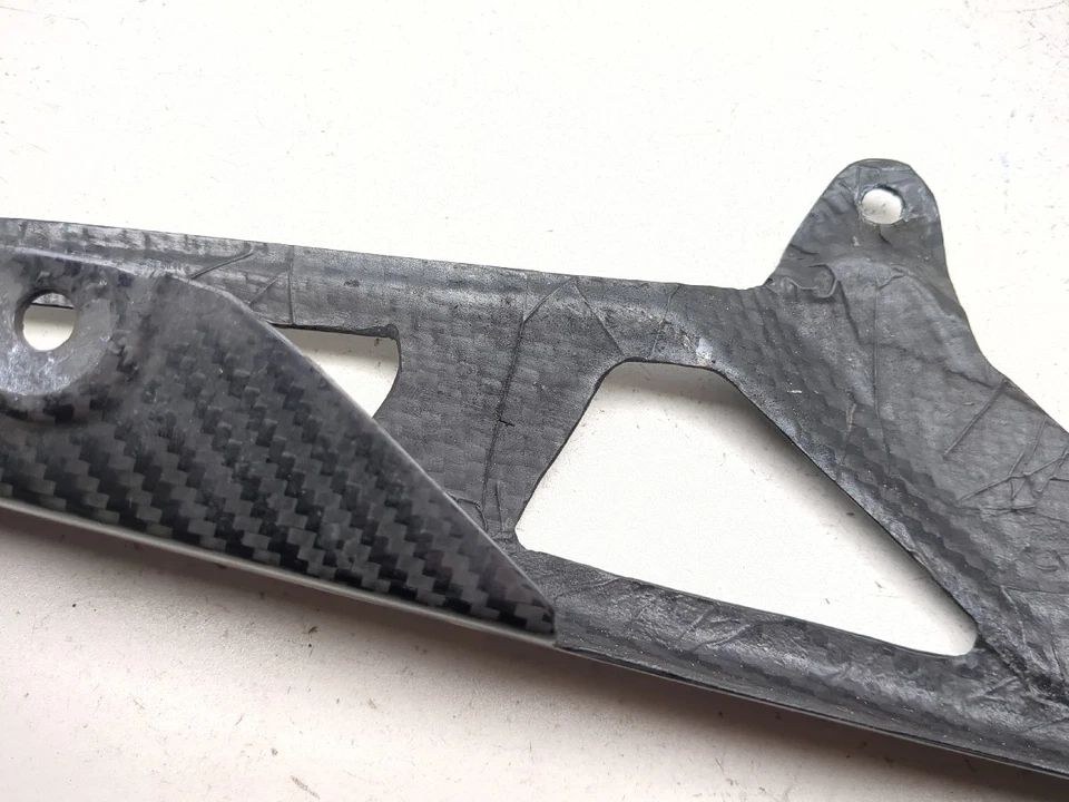 Protector de cadena de fibra de carbono 11-25 Suzuki GSXR 600 750 recambio Foto 4 de 4