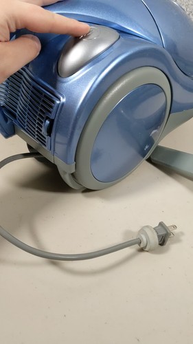 Royal RY1000 AirPro Blue Compact Canister Vacuum w/Extra Bags & Manual - Video 1 of 1
