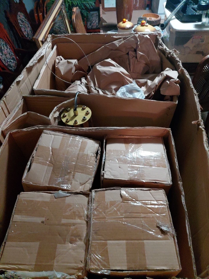 Lámpara de araña Kichler AGED PECAN 8 luces con luz NÚMERO VIDRIO GRABADO 150w Foto 2 de 4