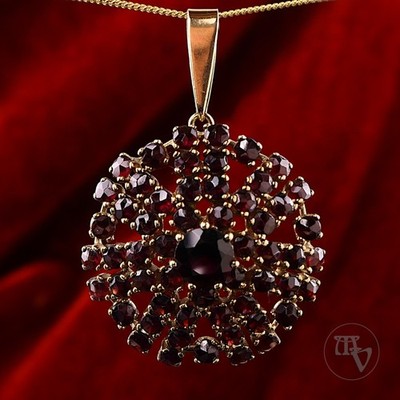 Großer Granat-Anhänger aus 333er Gelbgold (8kt) | 8,7 g | Vintage Schmuck