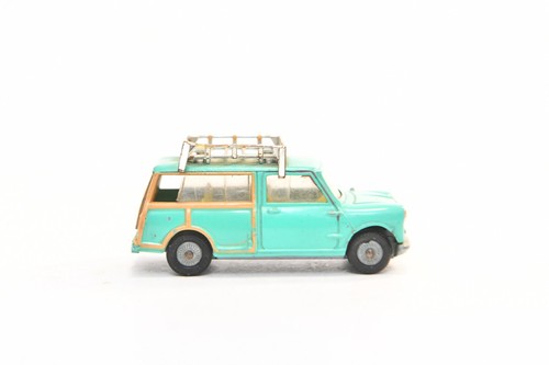 Vintage Original Corgi Toys 485 Surfing BMC Mini Countryman Model Car - Picture 5 of 7