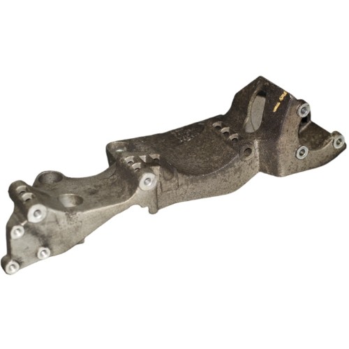 VW Bora Variant 1.6 Automatik 1 J Träger Lichtmaschine 06A903143H