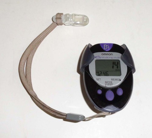 OMRON HJ-720IT G-Walking Style Pocket Pedometer Tested Working with Battery