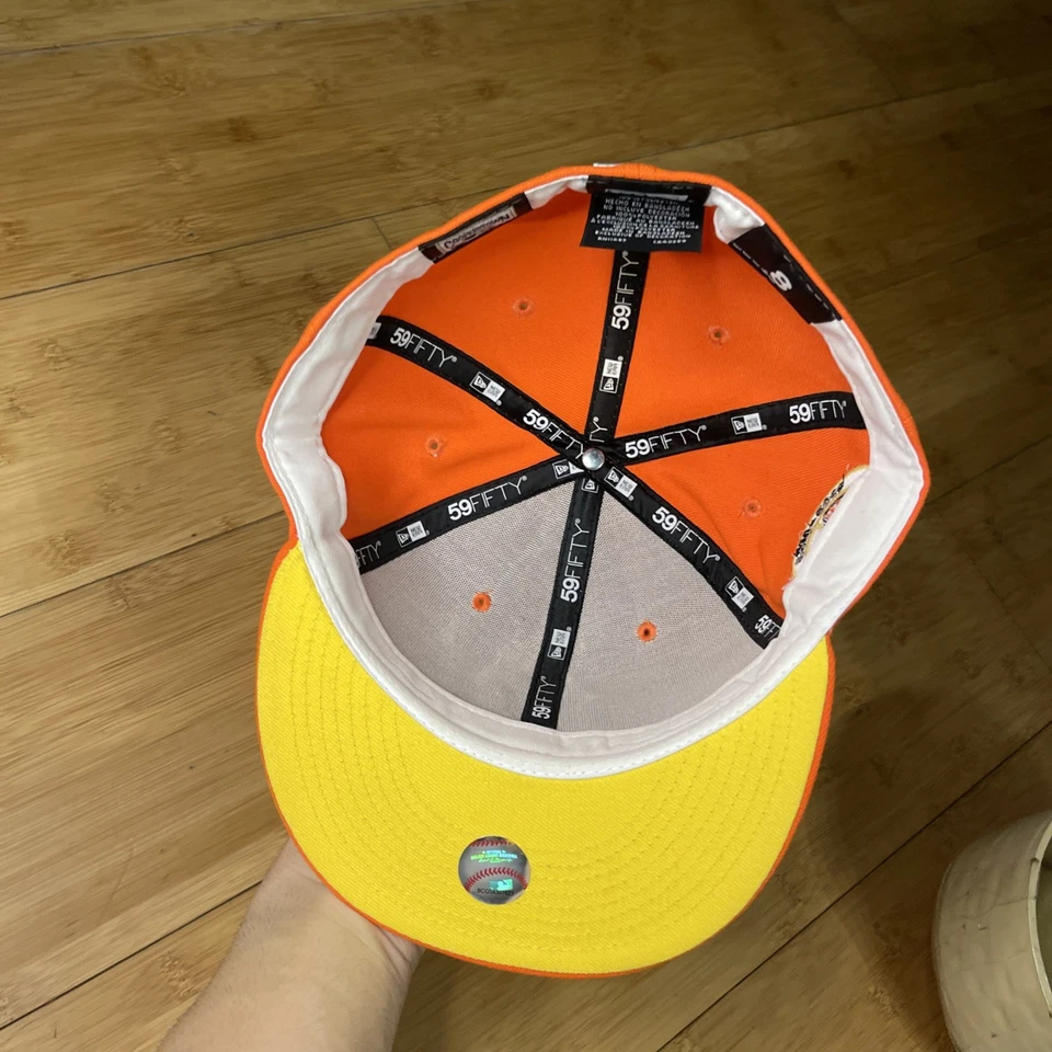 New Era 59FIFTY New York Yankees Cazador Seguridad Naranja 50 Años Ajustado 8 Sombrero COMO NUEVO Foto 3 de 4
