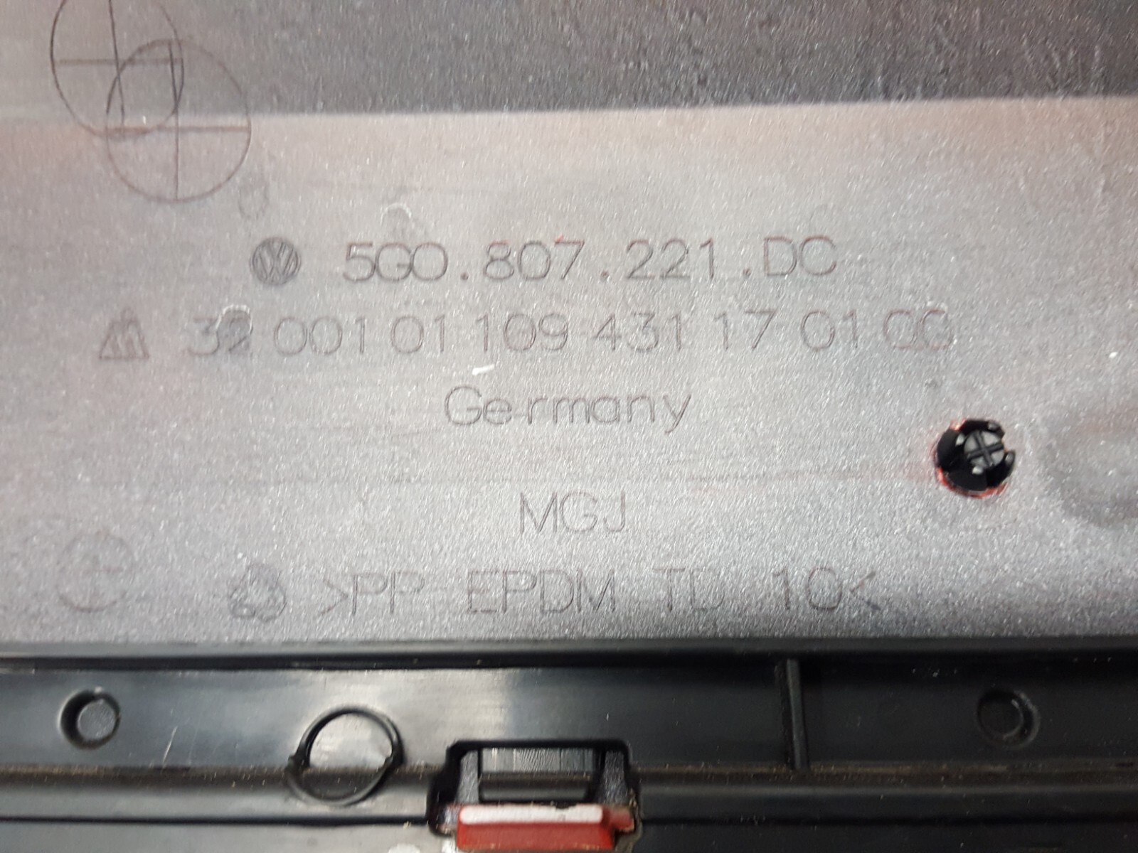 VW Golf Alltrack Stoßstange Stoßfänger Stoßdämpfer vorne Orange  