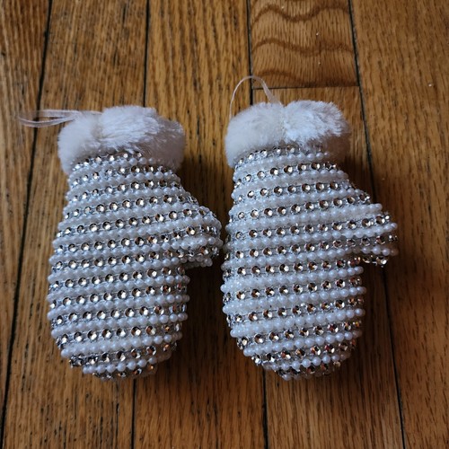 Mitones blancos adorno de Navidad tema navideño decorativo con cuentas - Imagen 4 de 5