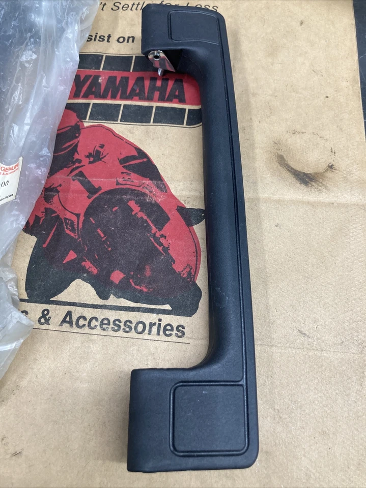 YAMAHA VENTURE 1983 1984 1985 XVZ12 XVZ1200 REAR TRUNK HARD CASE HANDLE LEVER - Image 3 of 4