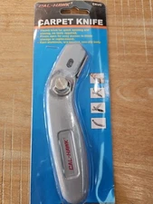 Cast Aluminum Non-slip Carpet Knife with Storage For Blades In The Handle