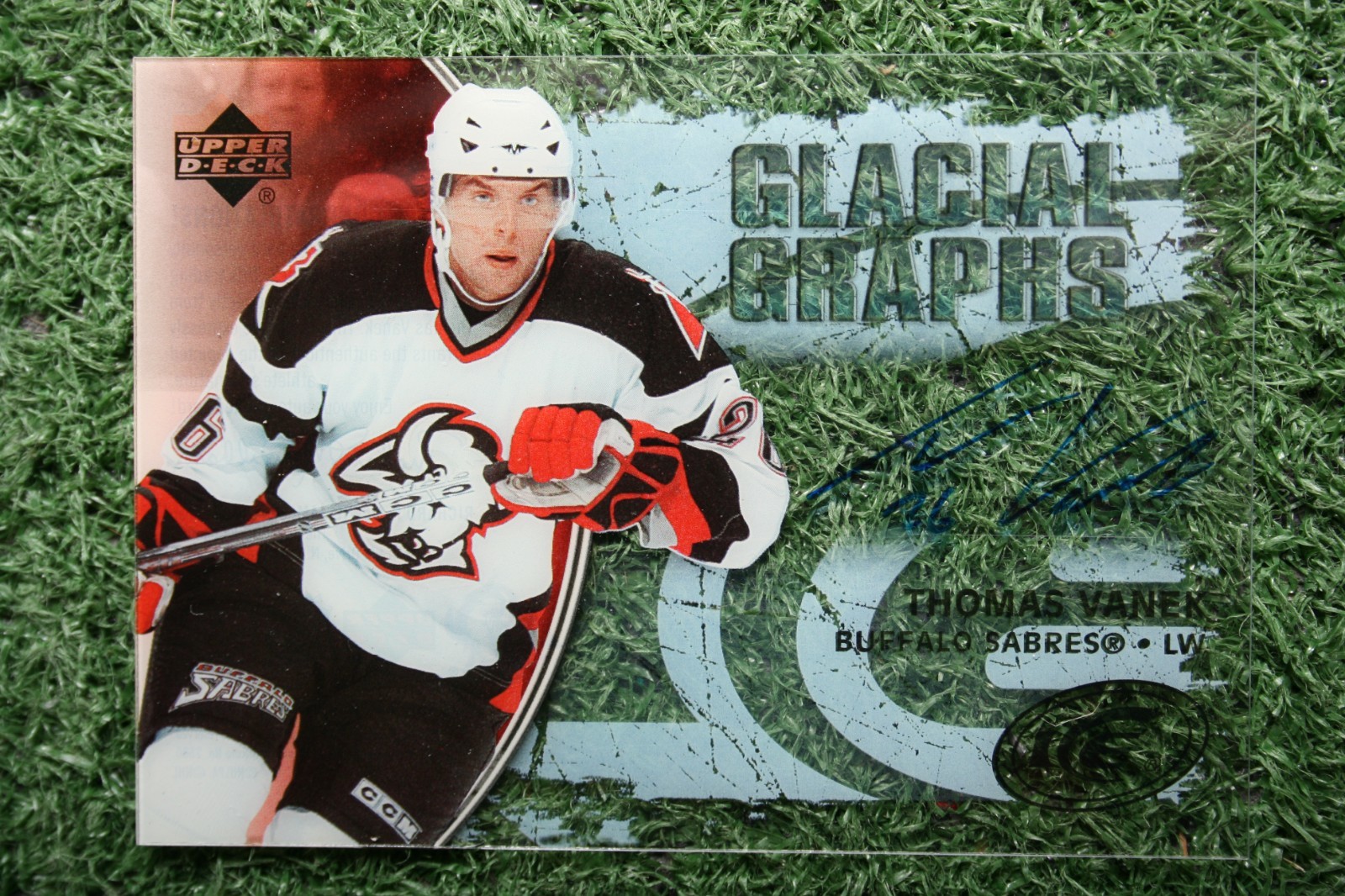 Thomas Vanek 2005-06 Upper Deck Glacial Graphs #GG-TV On-Card Auto Rookie (NM)