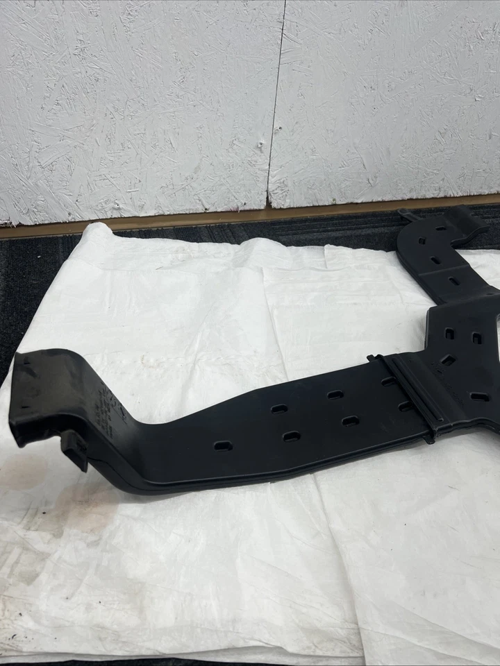 Alfombra debajo del asiento delantero conducto de aire para 08 09 10 Ford F250 F350 Foto 3 de 4