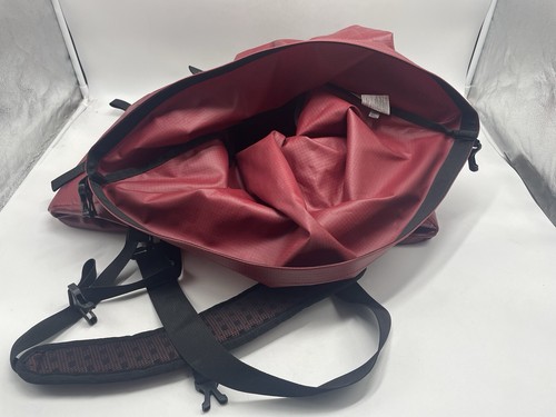OAKLEY RED CODE Wet Dry Duffel Bag / Backpack - Large Red (RN#96548) - RARE - Picture 17 of 21