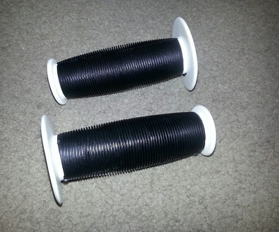 BMX BICYCLE MUSHROOM GRIPS IN WHITE