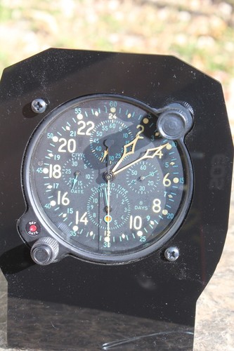 ELGIN / HAMILTON Elapsed Time WWII E- 37500 24HR U.S. Navy 8 Day Flight Clock - Picture 5 of 11
