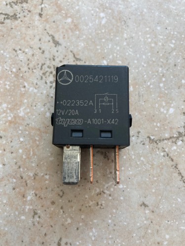Mercedes/Smart orig. TYCO Relais 0025421119 002352A 12V/40A