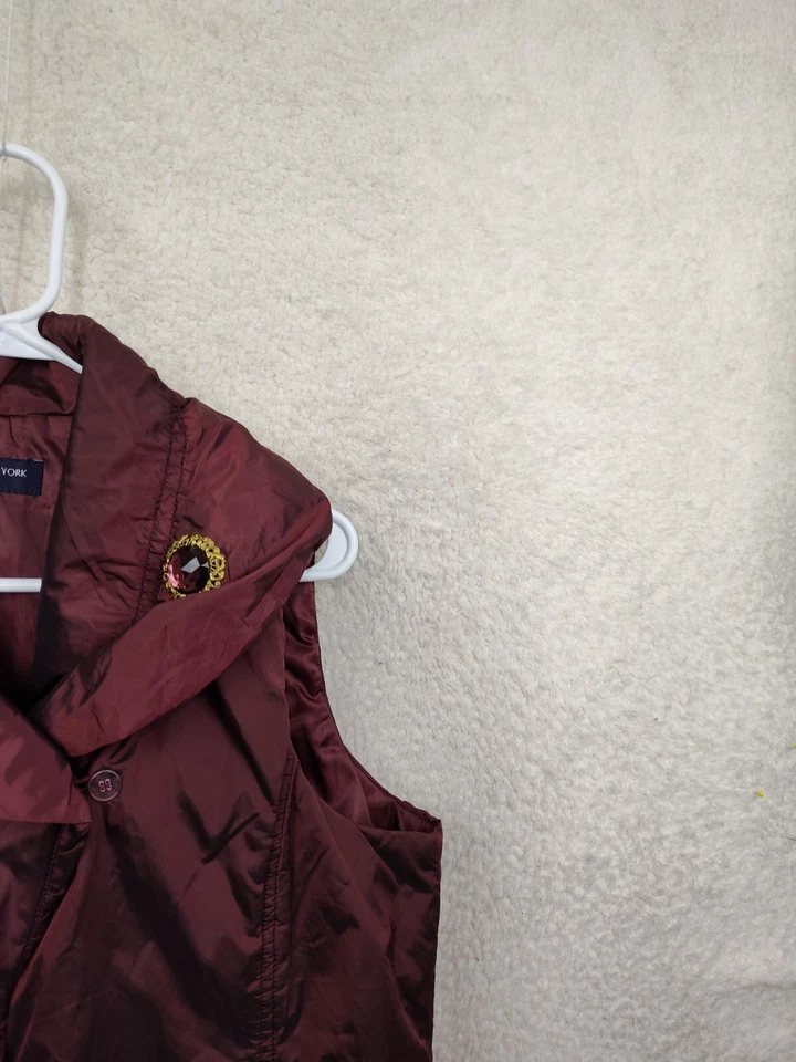 Jones Ewn York Mujer Chaqueta Grande Borgoña Sin Mangas Puffer Chal Cuello Chaleco Foto 3 de 4