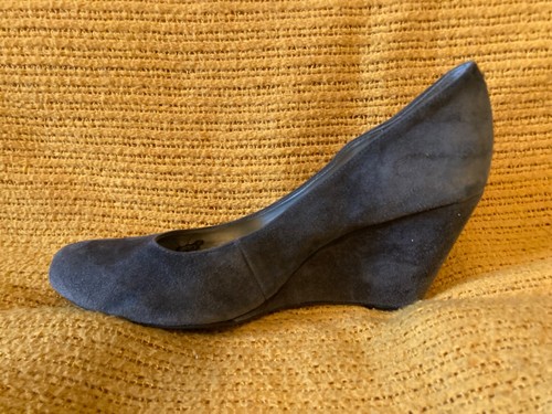 BCBG Paris Women’s Rollis Grey Suede Wedge Pumps, Size 7.5M, Made In China - Picture 5 of 11