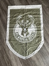 Milwaukee Bucks NBA Basketball Yard Banner 35  x23.5  Pre-Owned Home Garden Decor