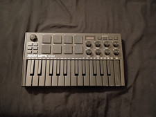 Akai MPK Mini MK3 25 Keys Keyboard Controller - Black
