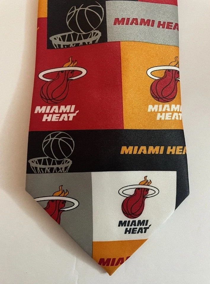 Corbata de baloncesto Miami Heat 2004 NBA Block & Play de Ralph Marlin de colección Foto 3 de 4