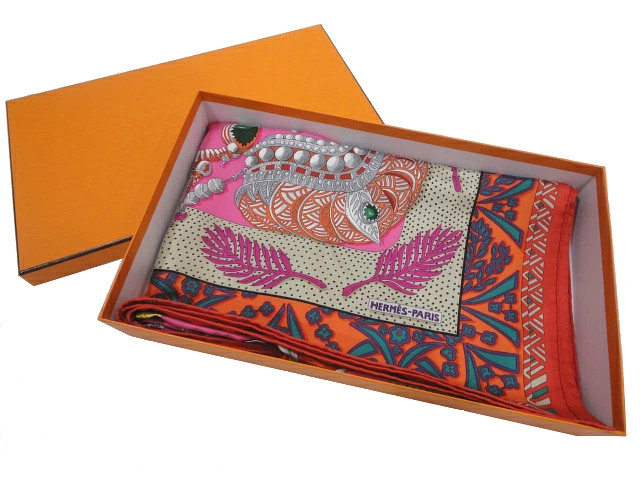 Hermès Authentic Scarf Carre 90 Les triples de Paris 100 Silk Green Used image 6