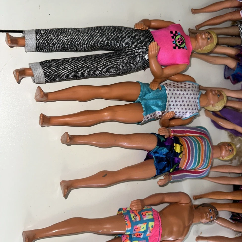复古 60 年代美泰 8 个芭比娃娃和 4 个肯娃娃与服装捆绑包 12 — 第 2/4 张图片