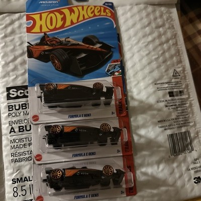 Hot Wheels Formula E Gen3 194/250 Mainline 2025 Case N NEOM EV