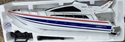 Heng Long Atlantic Yacht R/C Luxus Rennboot. High Speed mit extra Akku 