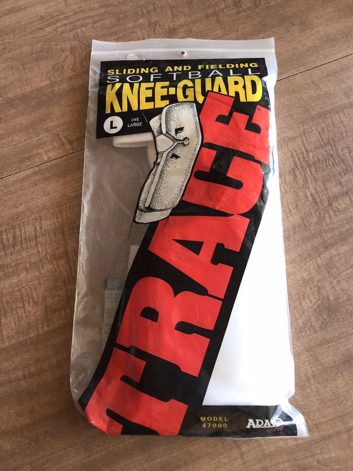 Trace Softball Sliding & Fielding KneeGuard multiple sizes white