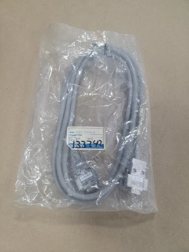 OMRON XW2Z-200S-V / XW2Z200SV (BRAND NEW)