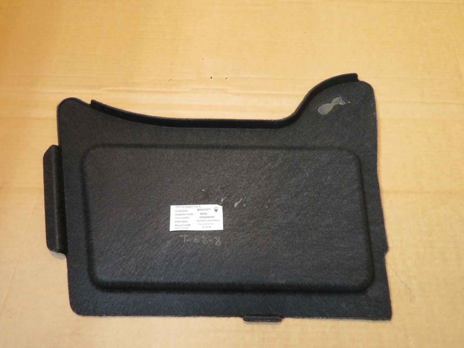 2014-2017 MASERATI GHIBLI SQ4 BATTERY COMPARTMENT COVER PANEL TRIM CARPET OEM