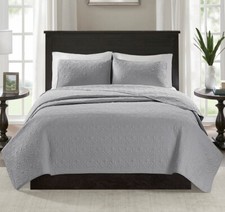 GRAY MATELASSE 3pc King QUILT SET : GREY COTTON FILL MEDALLION COVERLET
