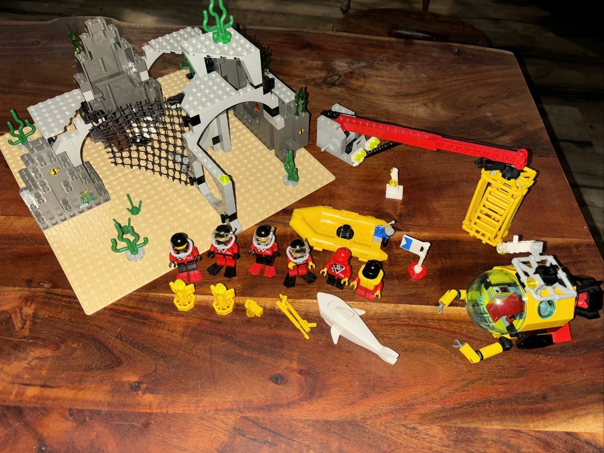 1997 Lego City Town Divers 6560 Diving Expedition Explorer Set