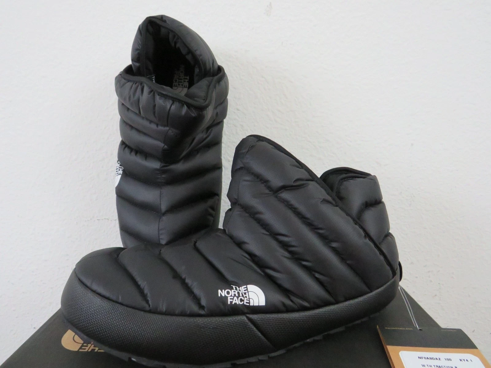 NIB Womens The North Face Thermoball Traction Insulated Bootie - Black $69