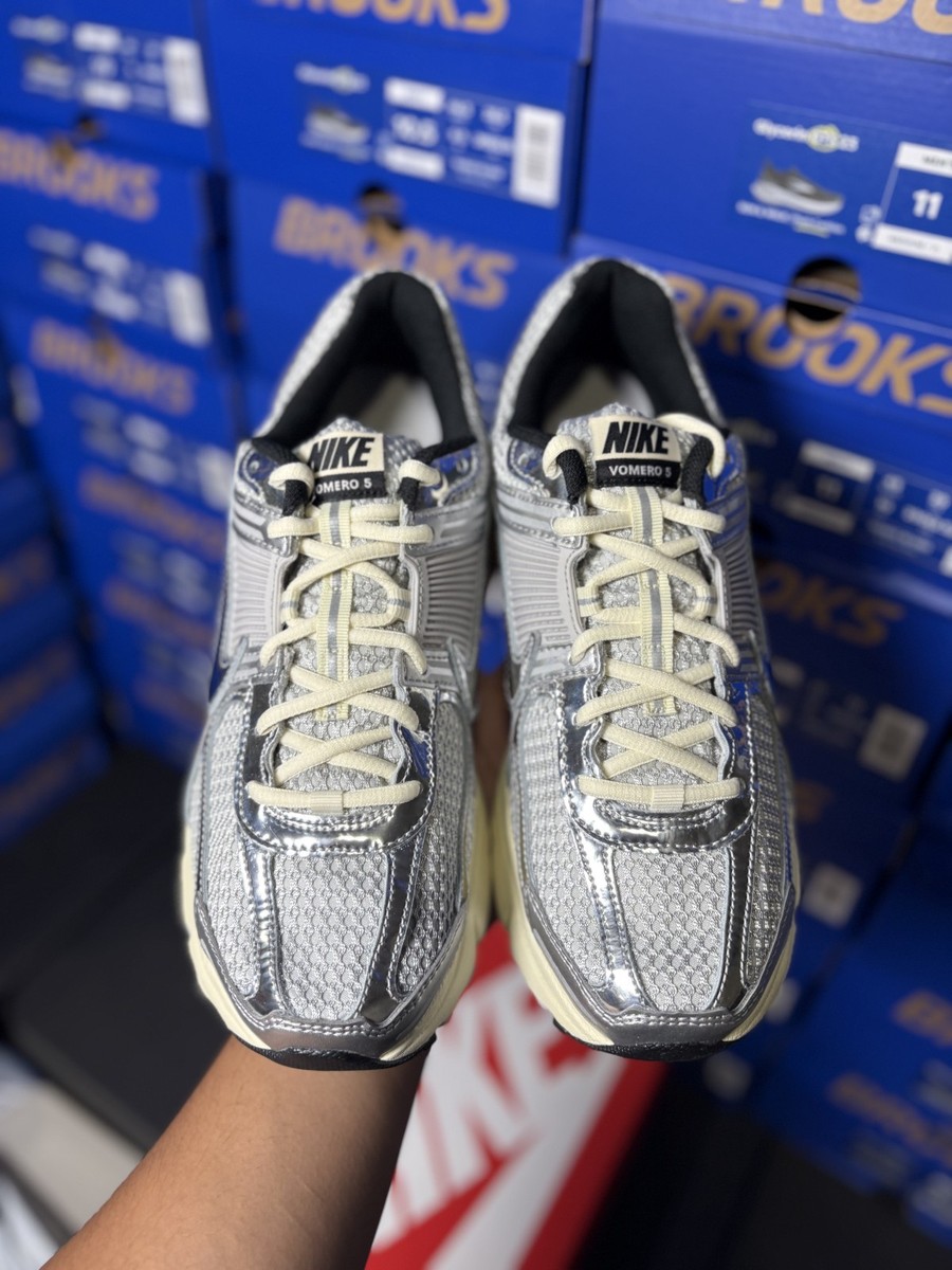 Size 10 or 10.5 - Mens Nike Zoom Vomero 5 Grey Fog Chrome Running