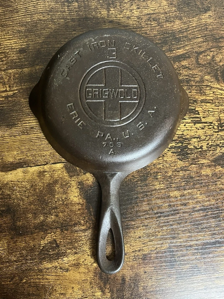 Griswold铸铁大号标志煎锅套装带展示架 — 第 2/4 张图片