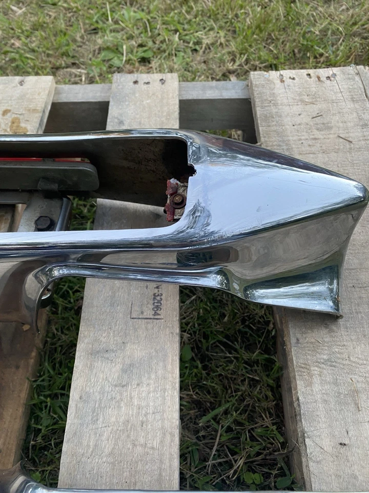 1982 CADILLAC DEVILLE RWD LEFT & RIGHT REAR BUMPER END TAIL LIGHT HOUSING - Image 4 of 4