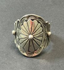 VINTAGE NAVAJO NATIVE AMERICAN STERLING SILVER RING SIGNED S.F SIZE 7.25